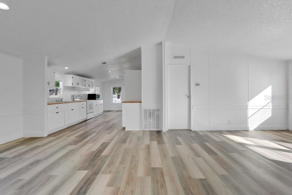 Image 9 of 22 For 17309 Palm Drive