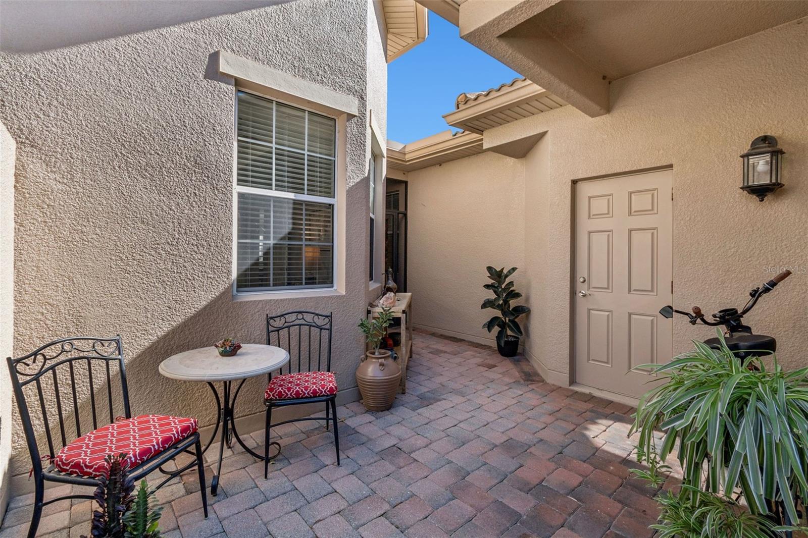 Image 4 of 60 For 2376 Palm Tree Drive