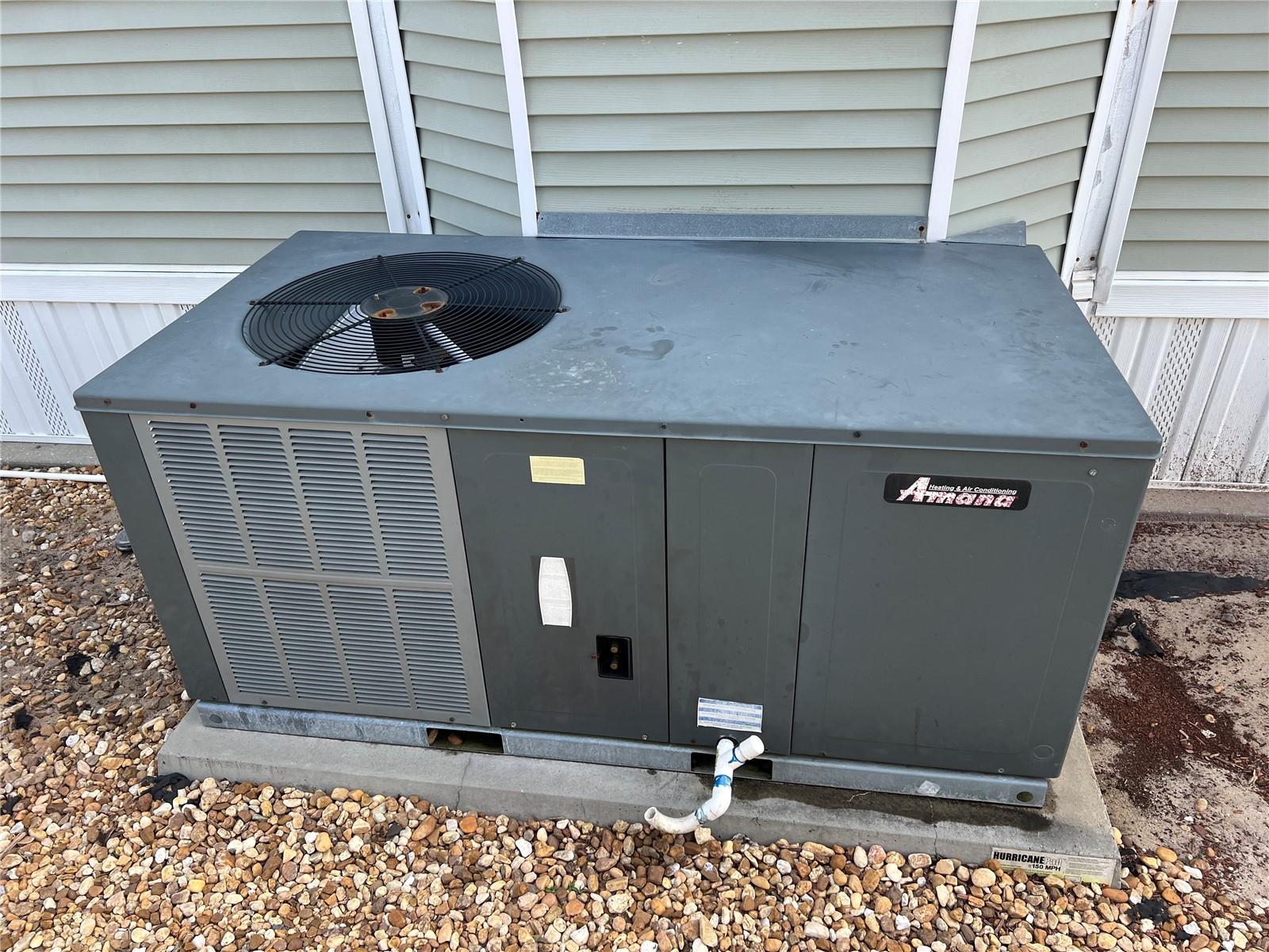 Image 13 of 31 For 443 Pansy Street