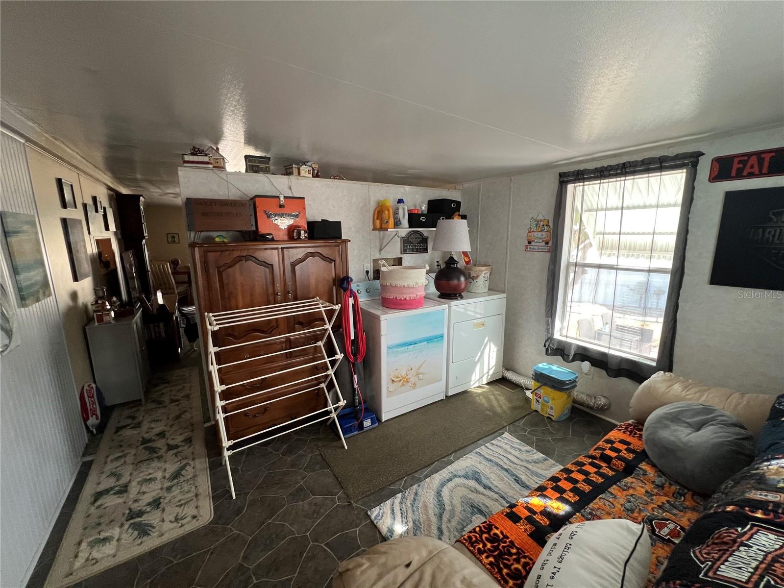 Image 21 of 31 For 443 Pansy Street