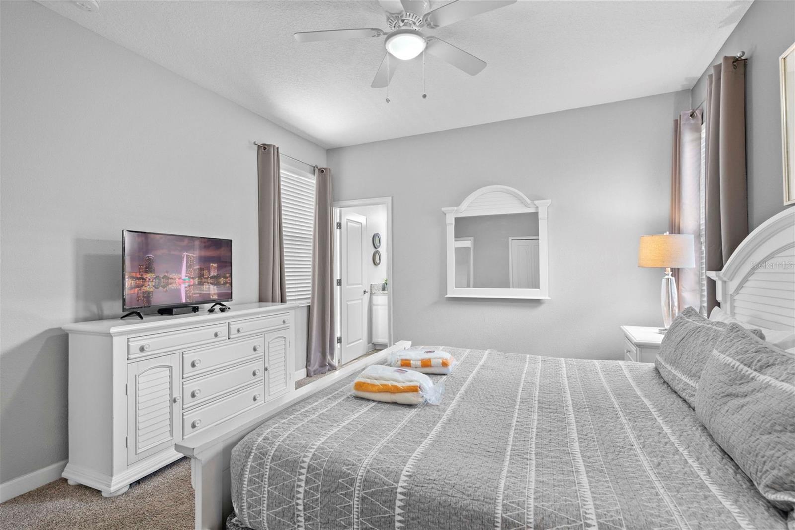 Image 33 of 75 For 4760 Kings Castle Circle