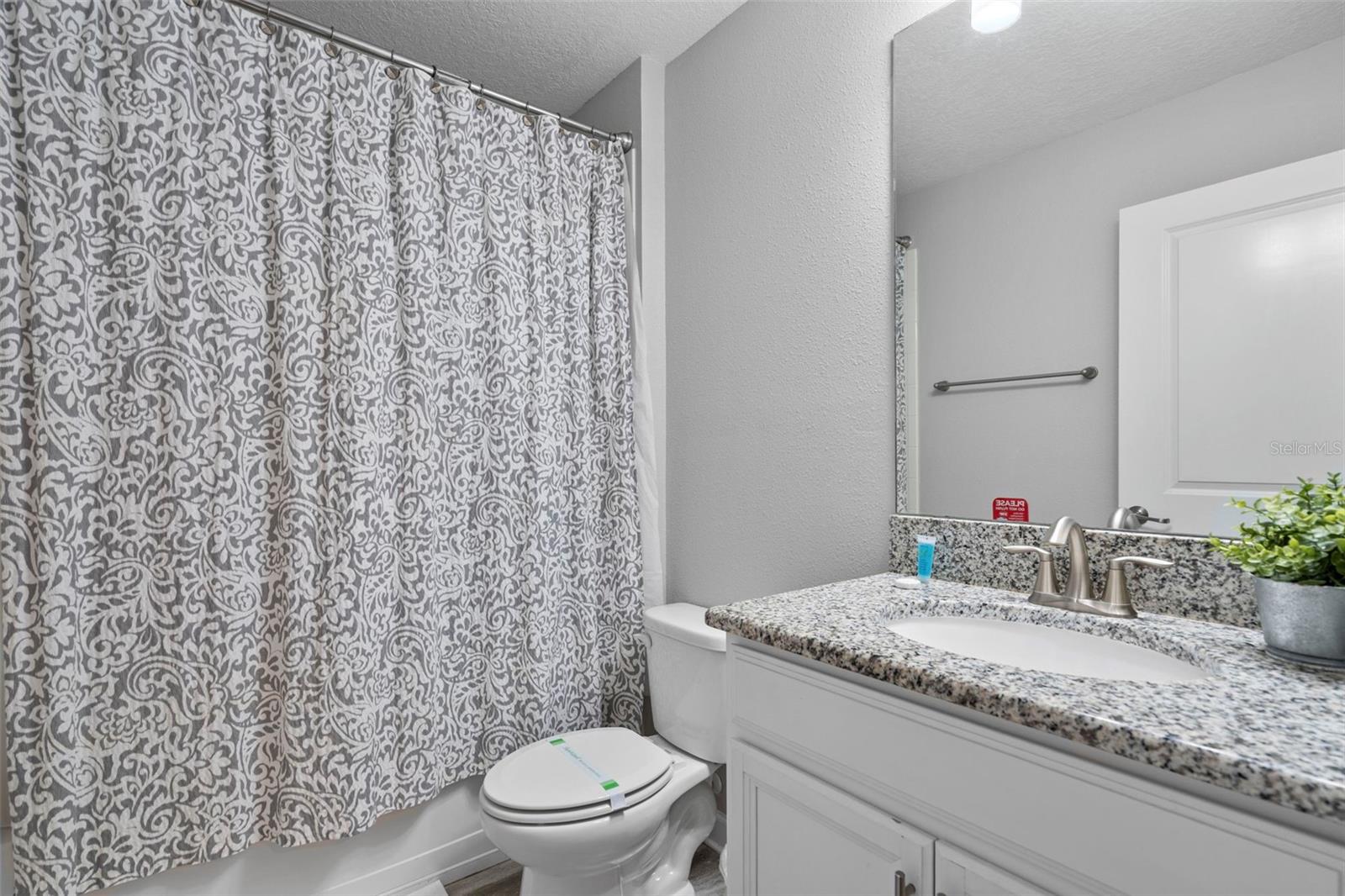 Image 40 of 75 For 4760 Kings Castle Circle