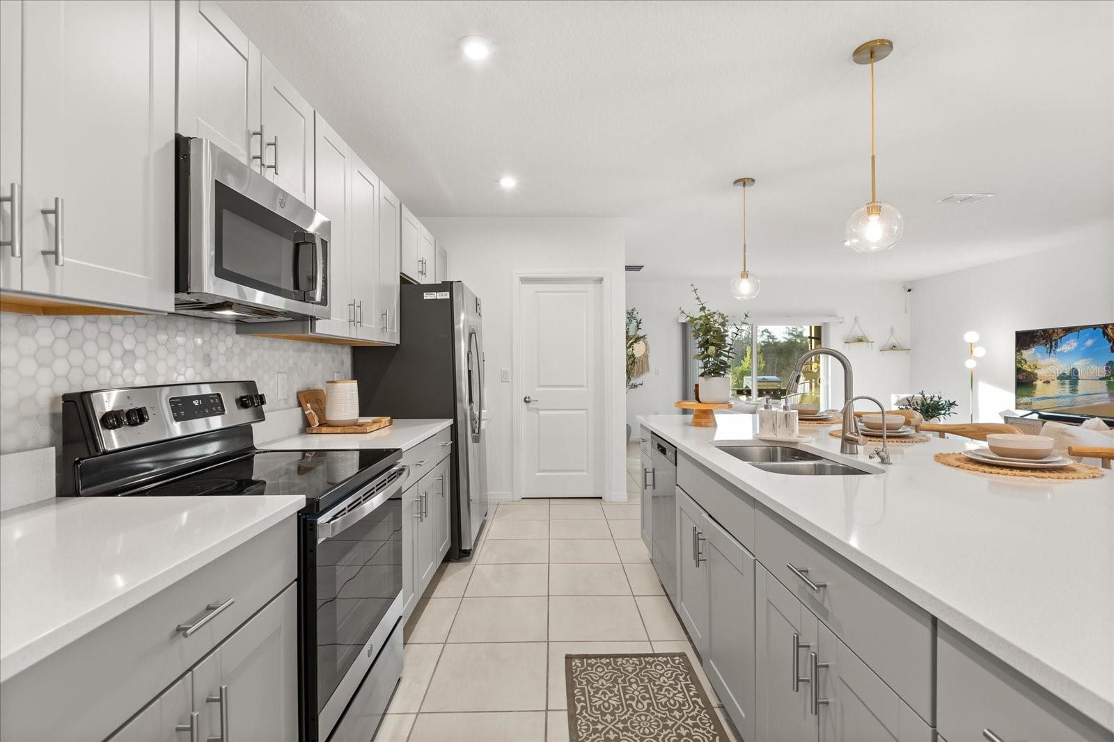 Image 11 of 38 For 375 Pink Ibis Bend