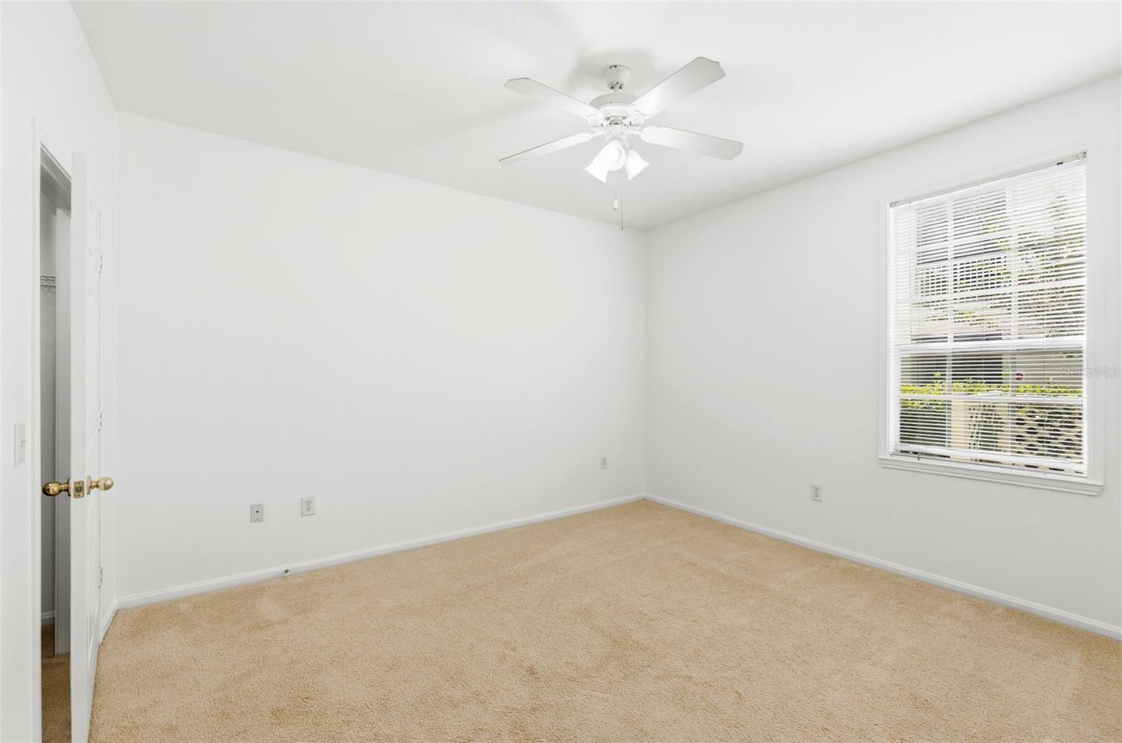 Image 19 of 35 For 231 Goldenrain Drive 101