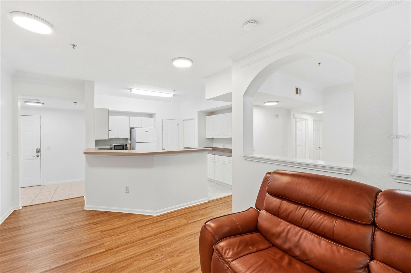 Image 23 of 35 For 231 Goldenrain Drive 101