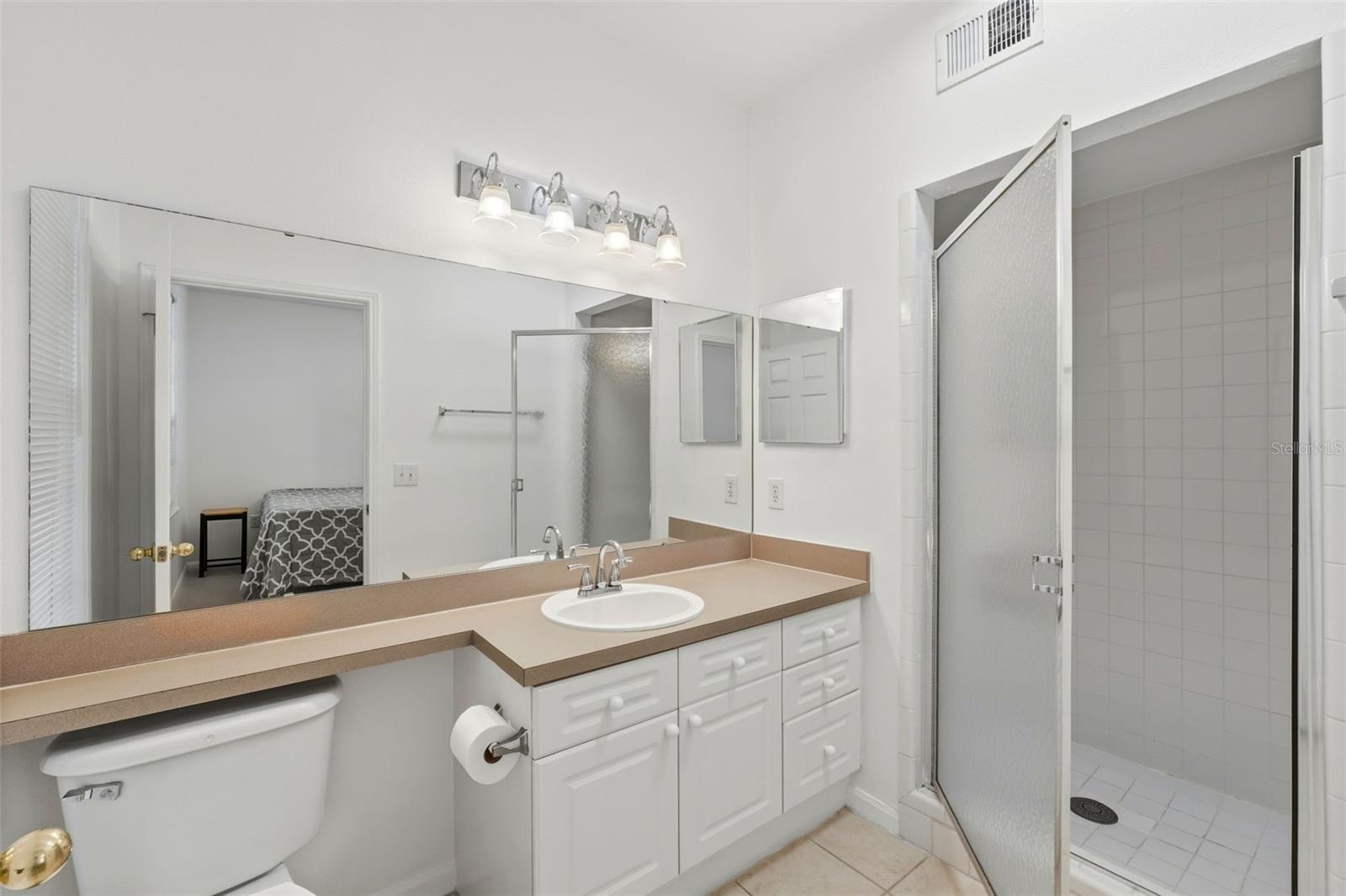 Image 26 of 35 For 231 Goldenrain Drive 101