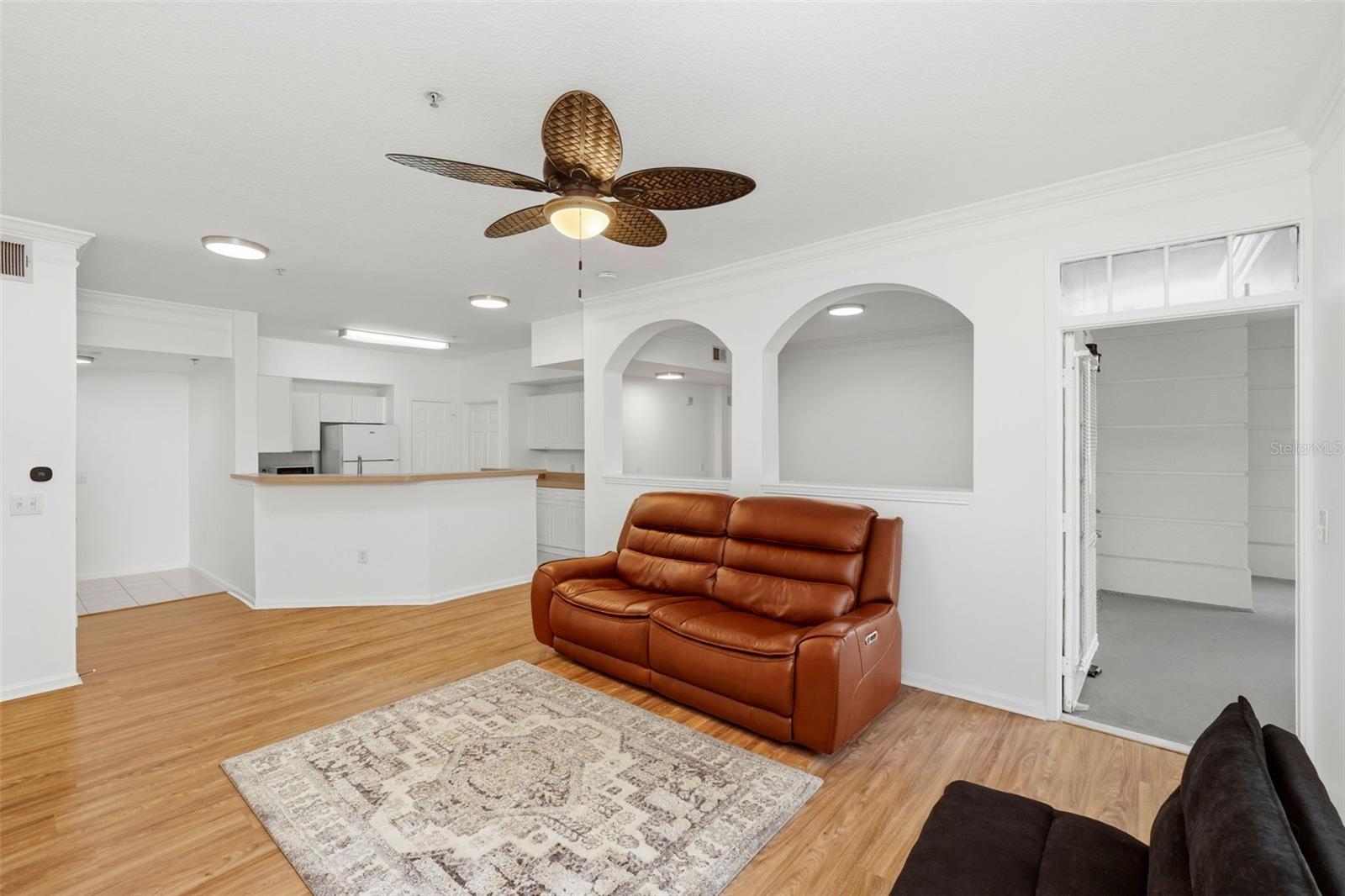 Image 29 of 35 For 231 Goldenrain Drive 101