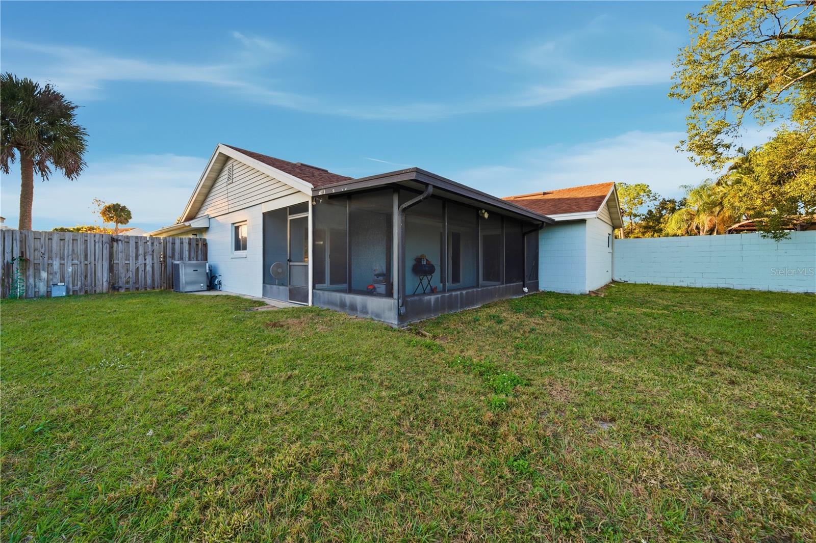 Image 23 of 33 For 11373 Darlington Drive