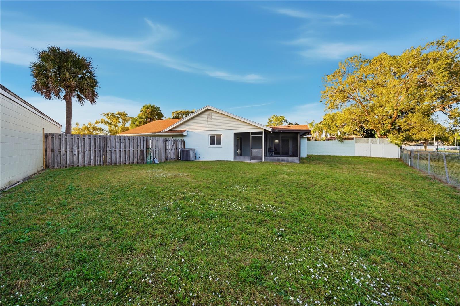 Image 24 of 33 For 11373 Darlington Drive