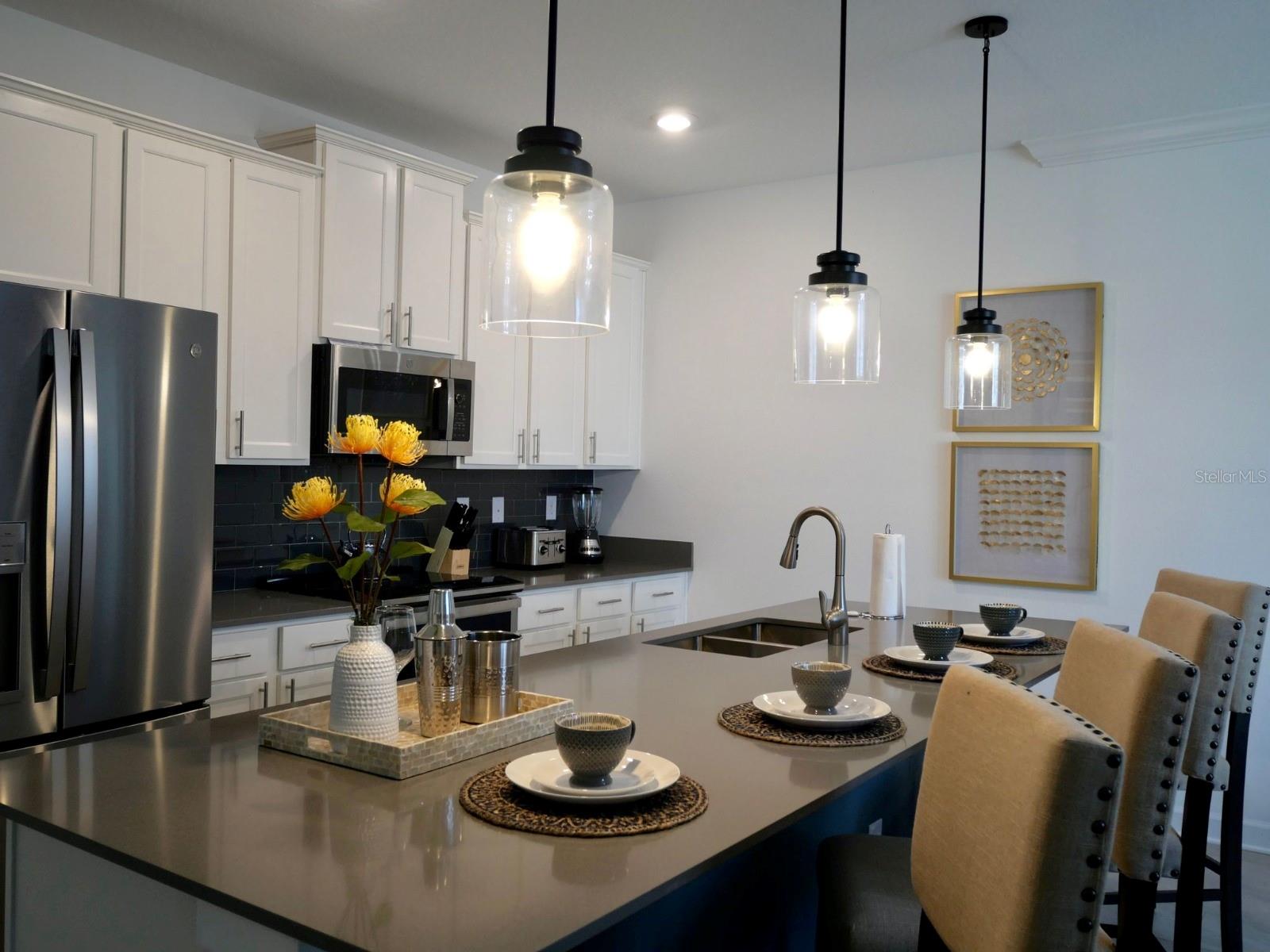 Image 3 of 13 For 956 Leader Street