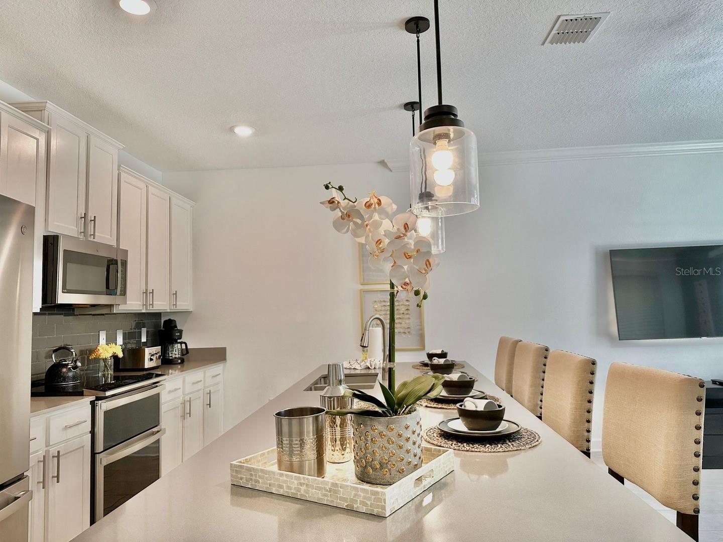 Image 7 of 13 For 956 Leader Street