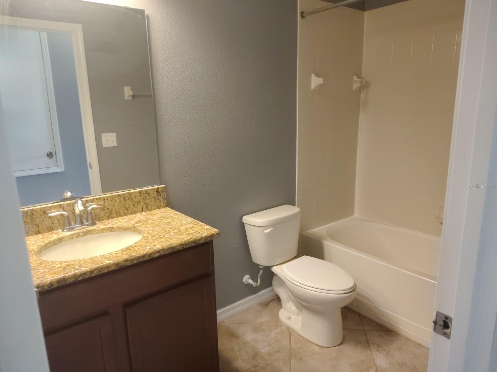 Image 14 of 20 For 2288 Grantham Avenue