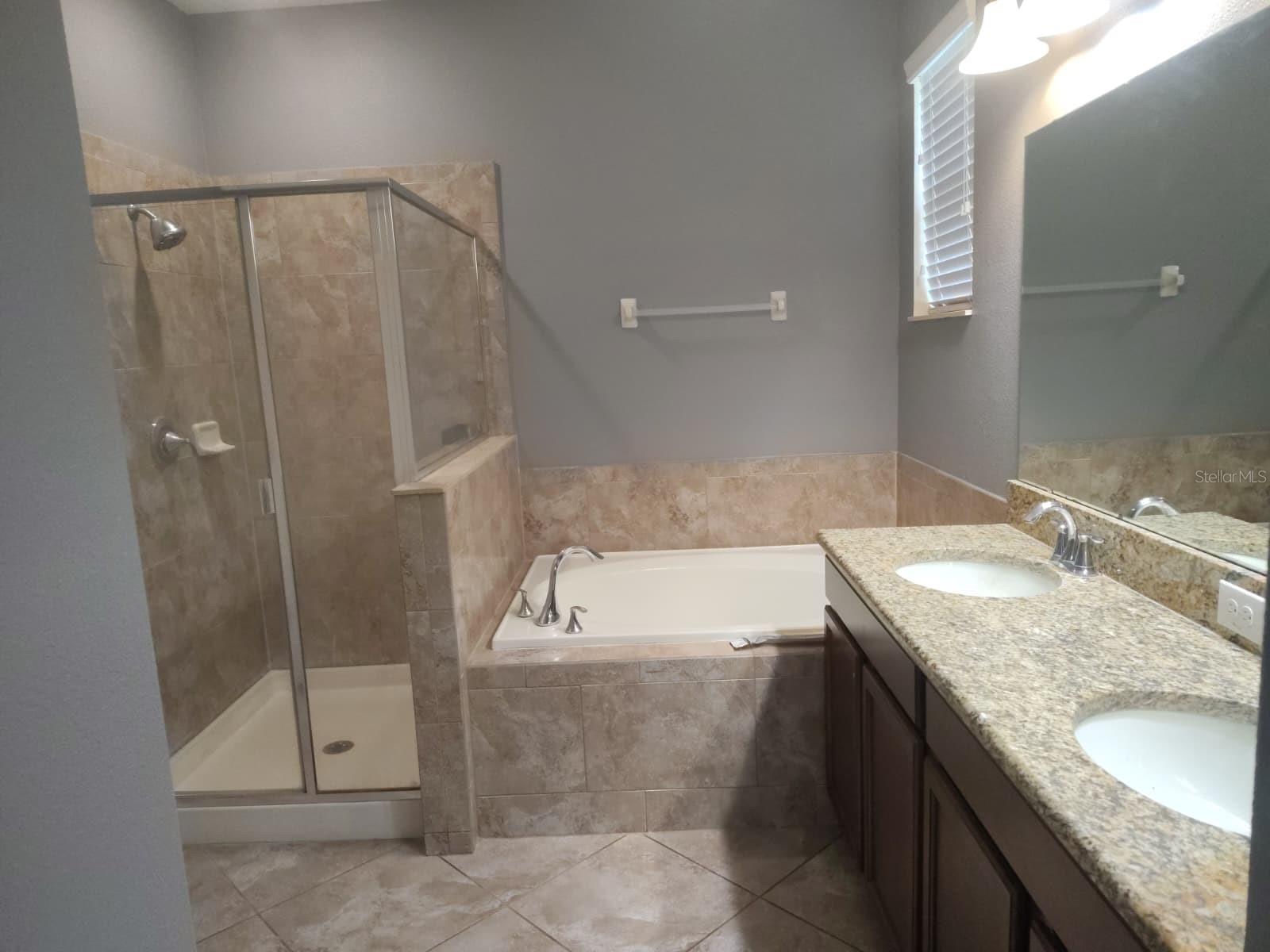 Image 15 of 20 For 2288 Grantham Avenue