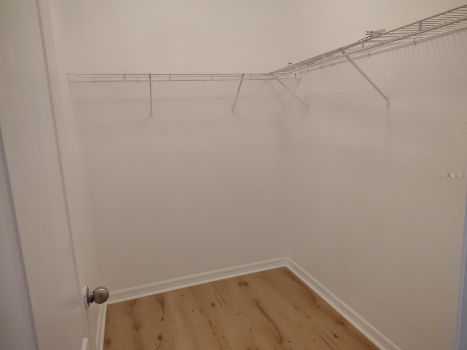 Image 16 of 20 For 2288 Grantham Avenue