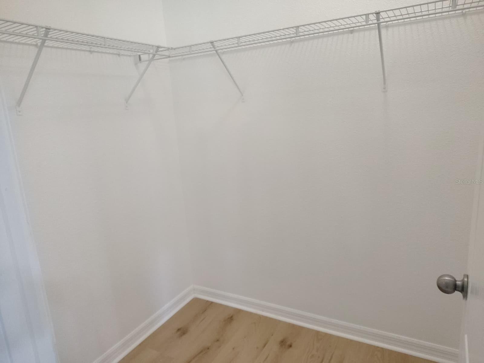 Image 17 of 20 For 2288 Grantham Avenue