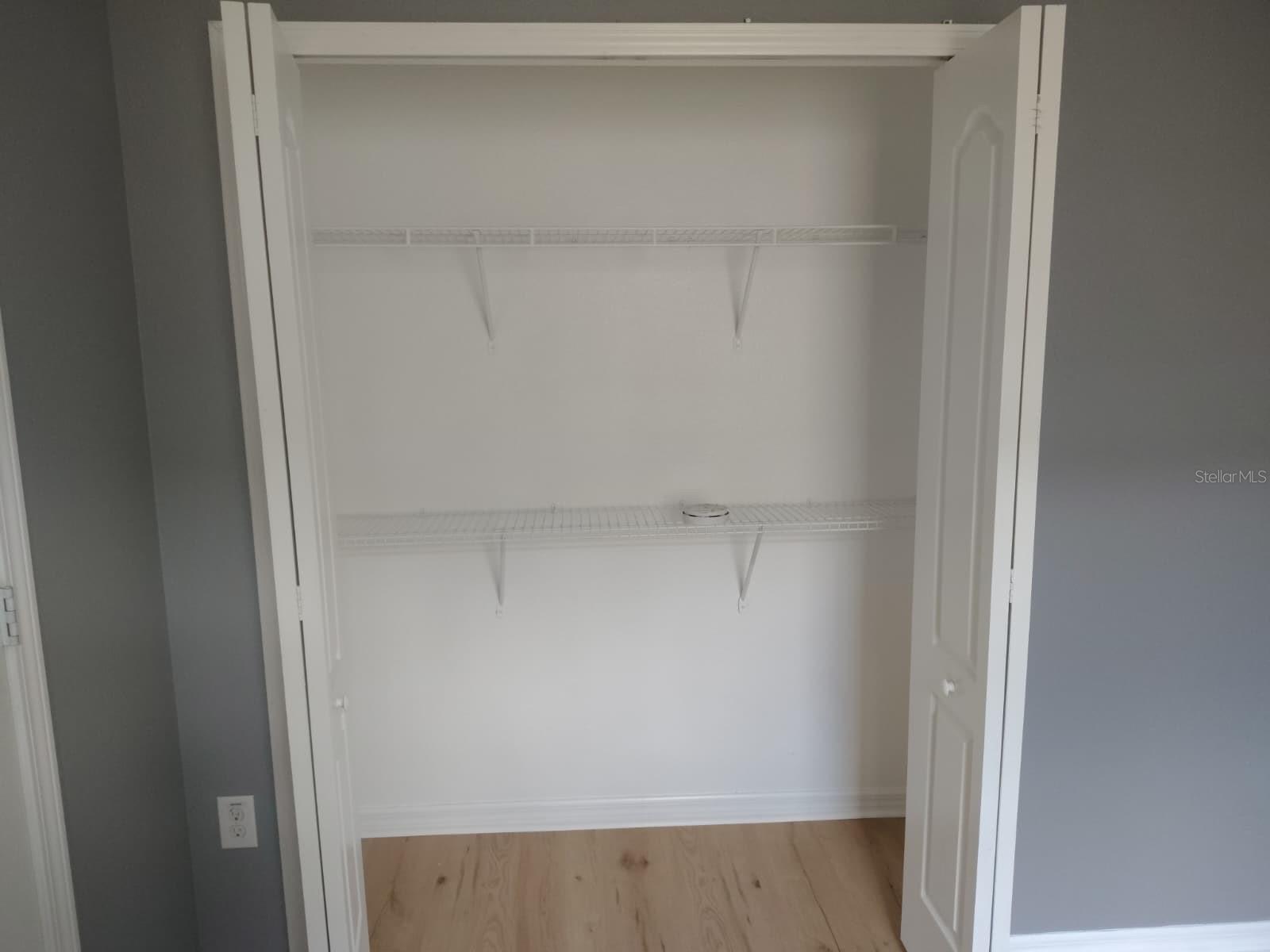 Image 18 of 20 For 2288 Grantham Avenue