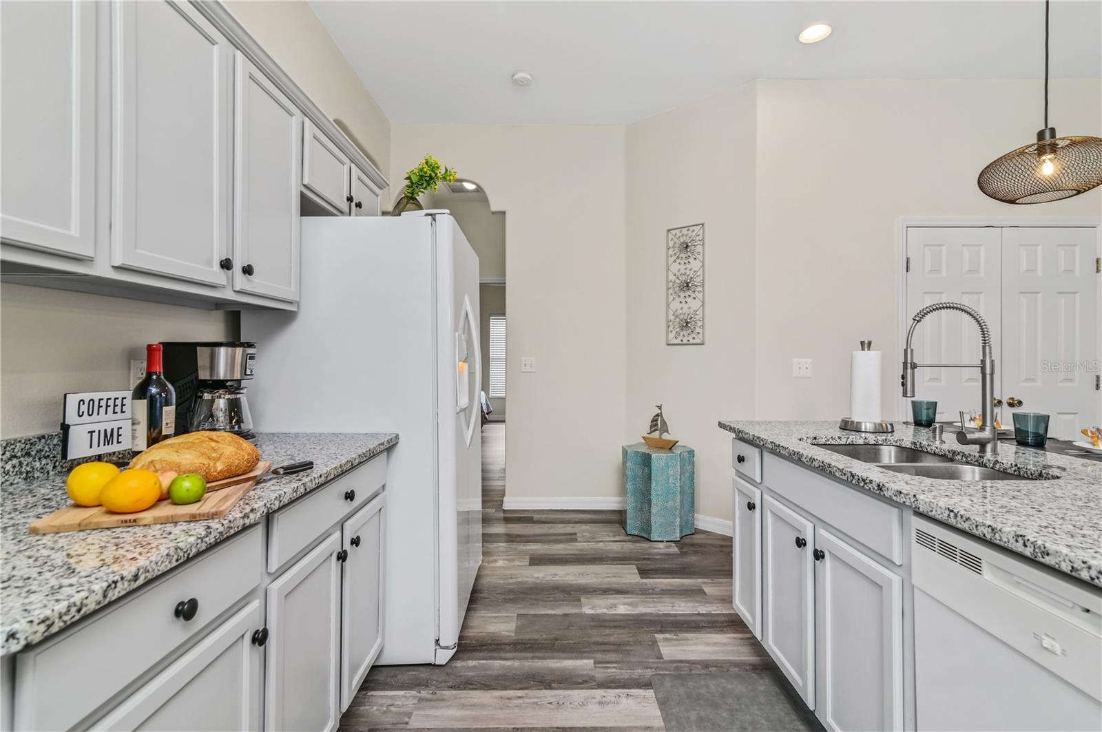 Image 15 of 79 For 16640 Palm Spring Drive