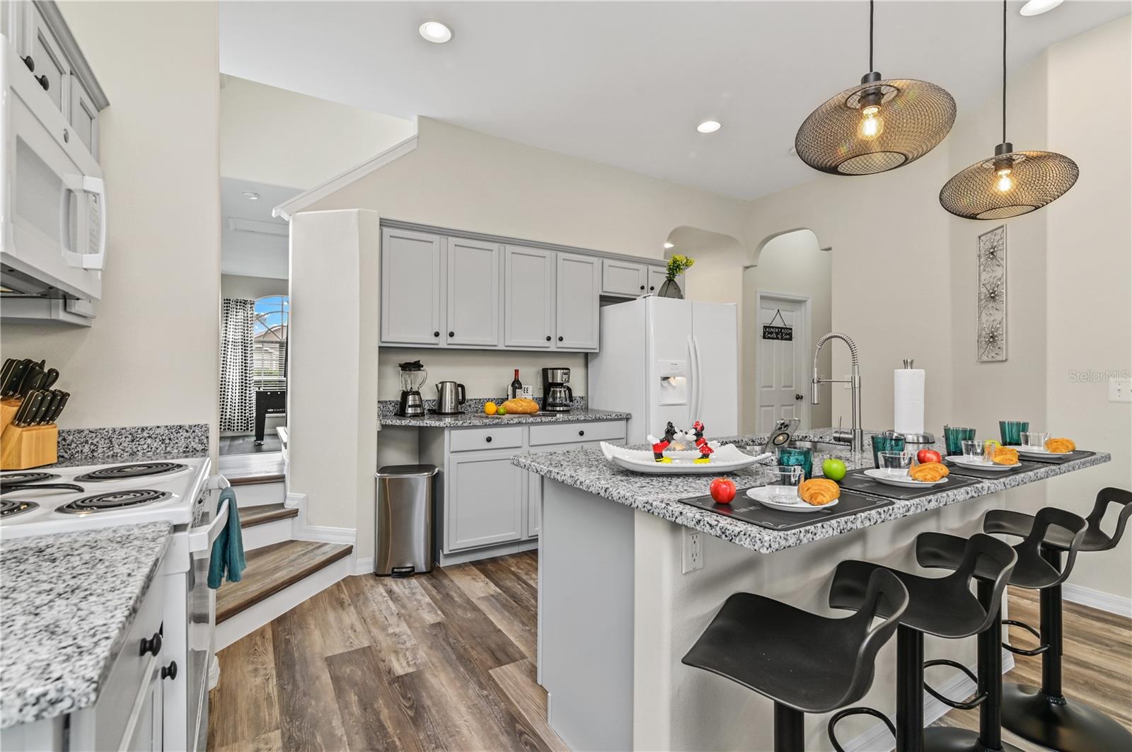 Image 17 of 79 For 16640 Palm Spring Drive