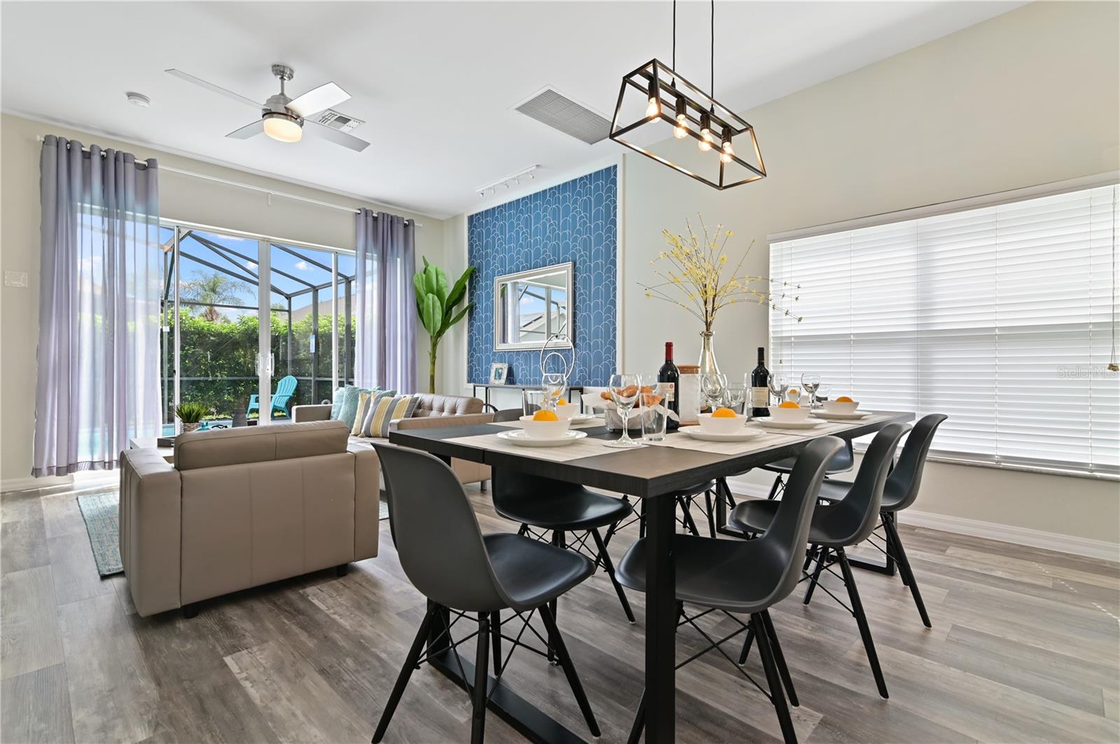 Image 19 of 79 For 16640 Palm Spring Drive