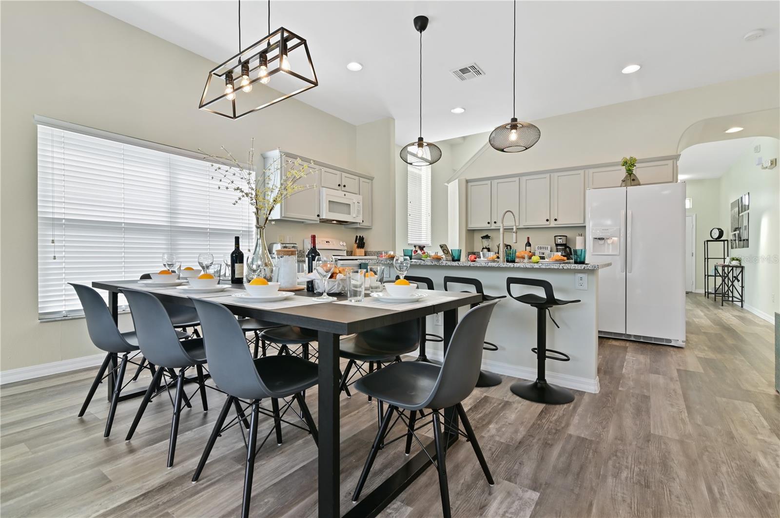 Image 20 of 79 For 16640 Palm Spring Drive