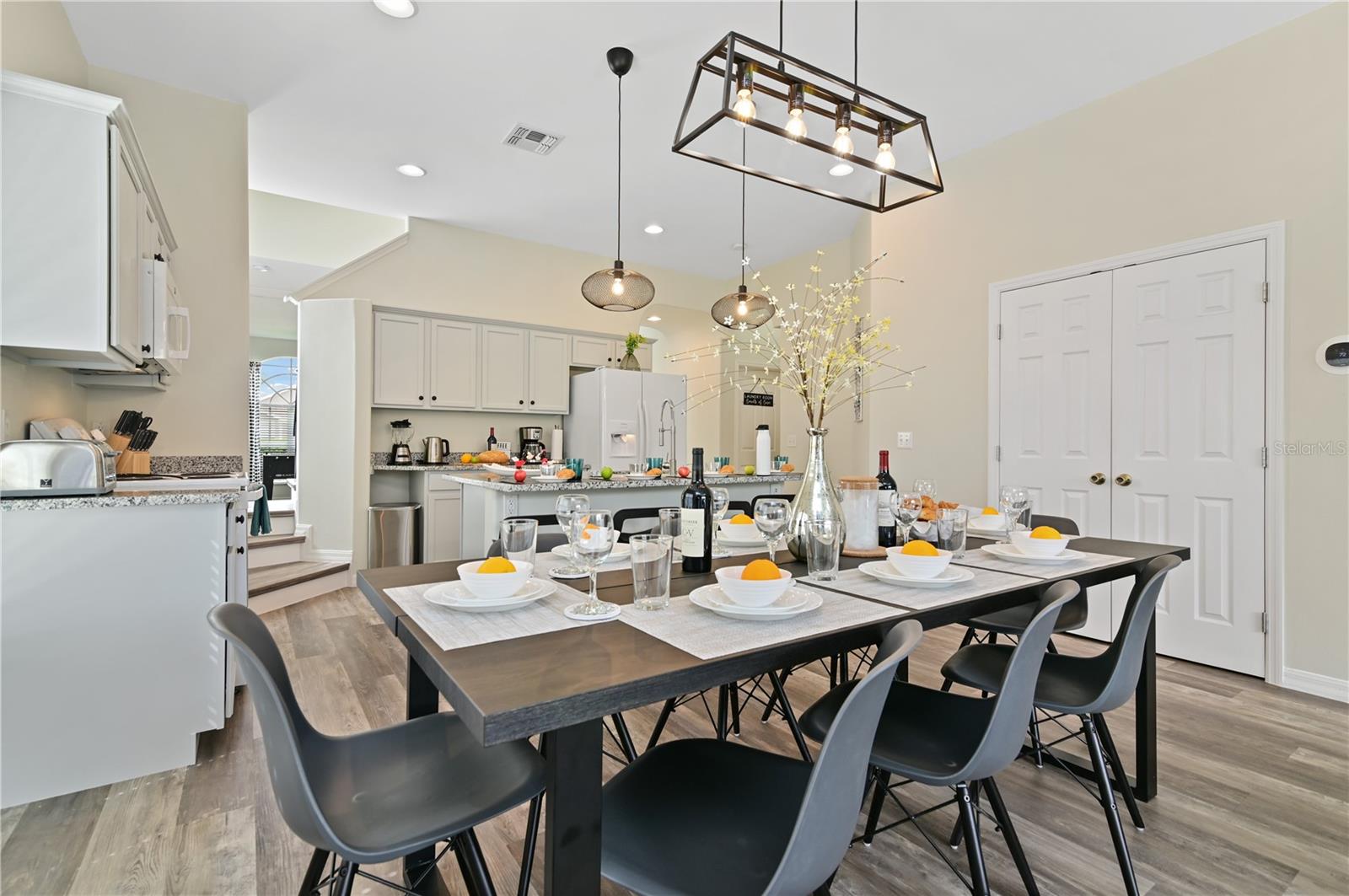 Image 21 of 79 For 16640 Palm Spring Drive