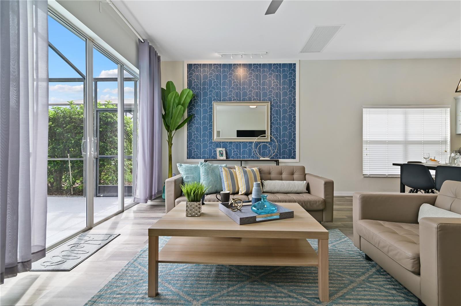 Image 25 of 79 For 16640 Palm Spring Drive