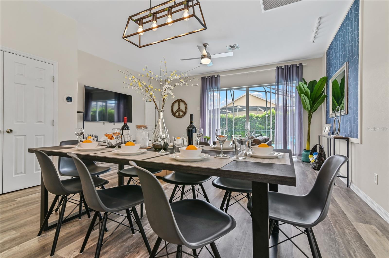 Image 26 of 79 For 16640 Palm Spring Drive