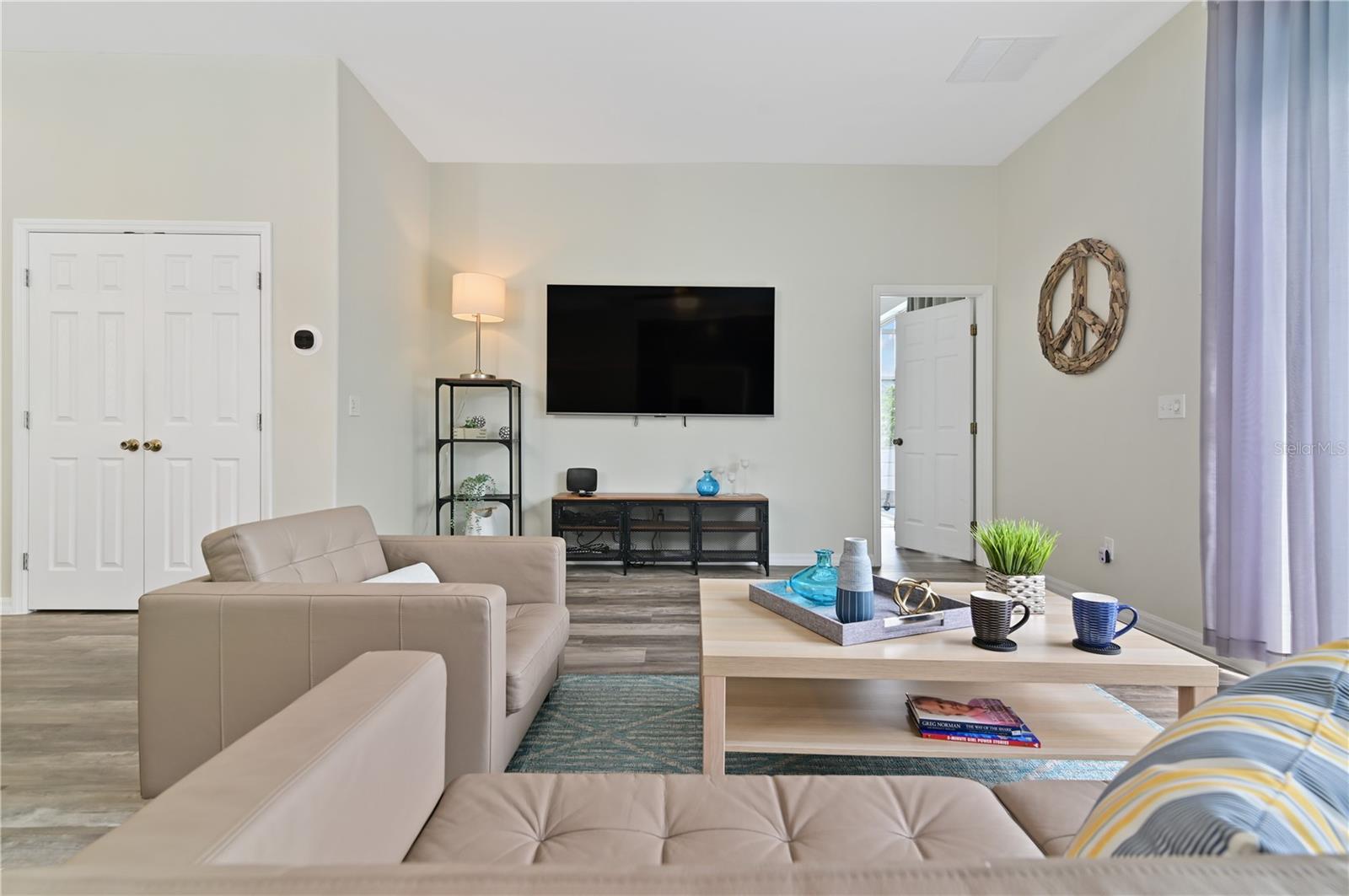 Image 28 of 79 For 16640 Palm Spring Drive