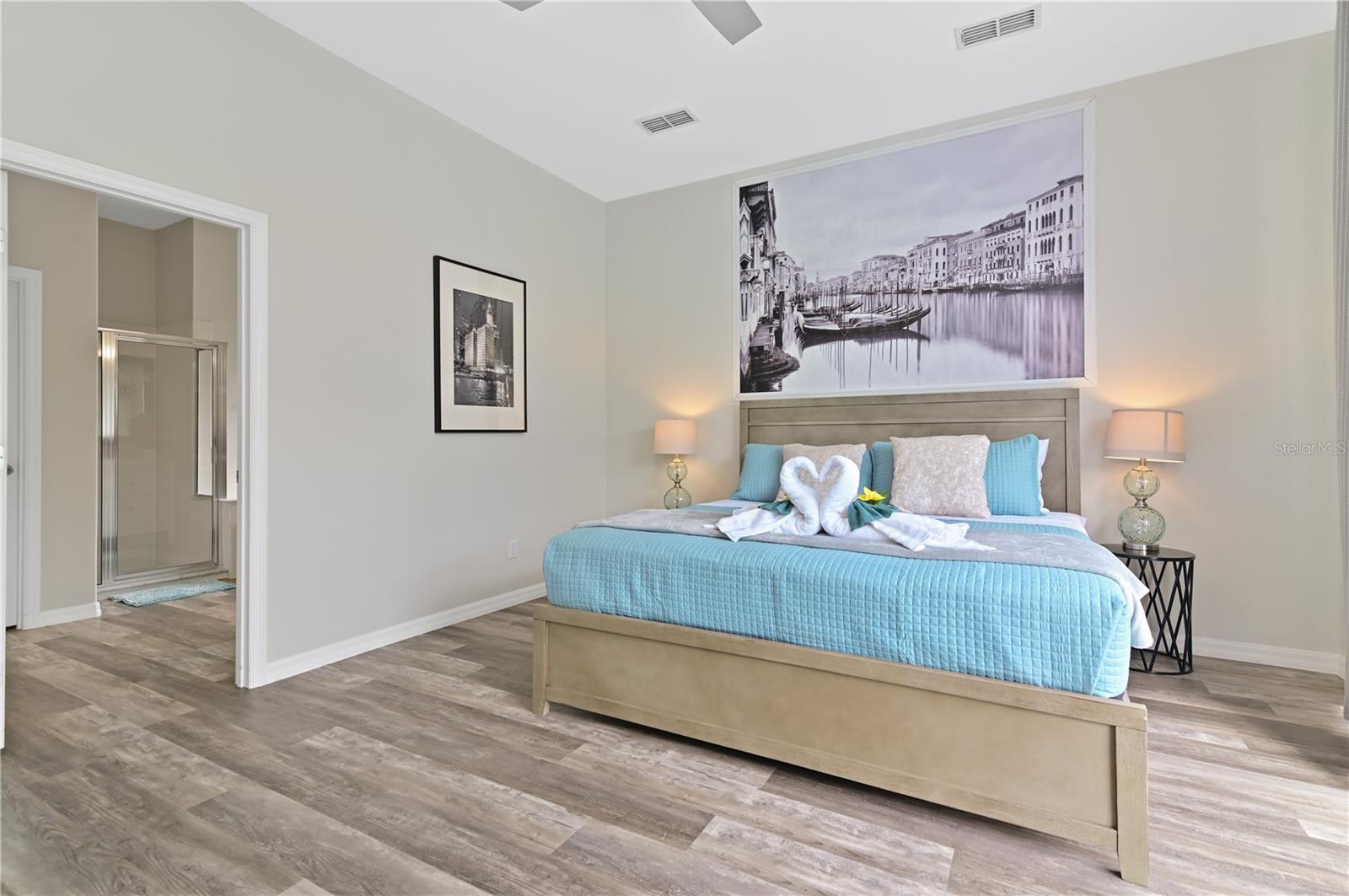 Image 29 of 79 For 16640 Palm Spring Drive