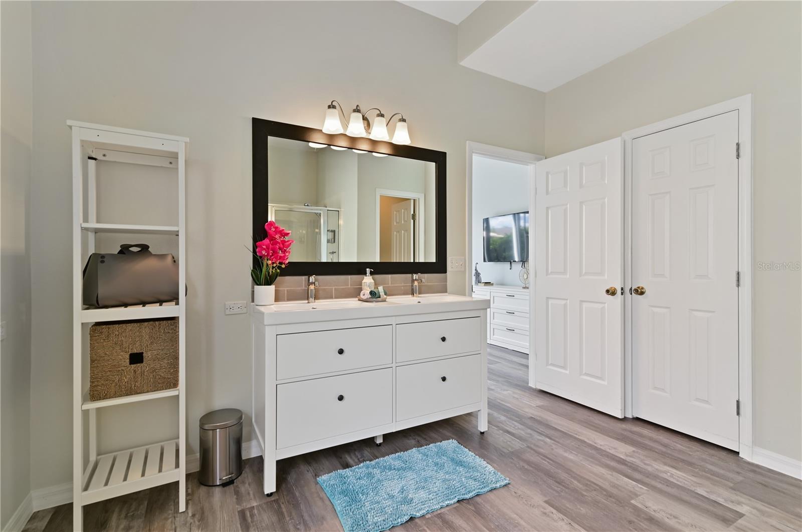 Image 35 of 79 For 16640 Palm Spring Drive