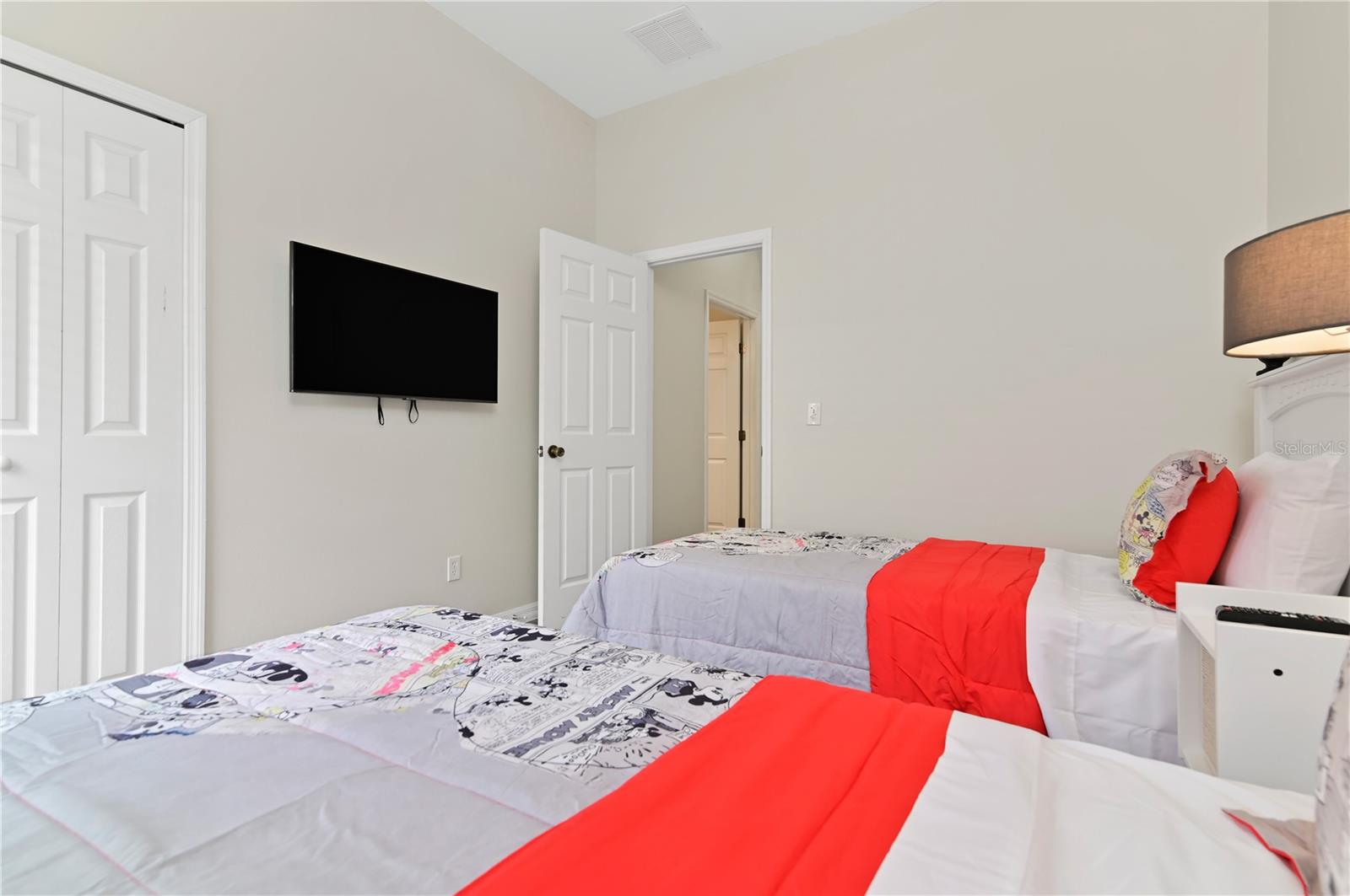 Image 41 of 79 For 16640 Palm Spring Drive