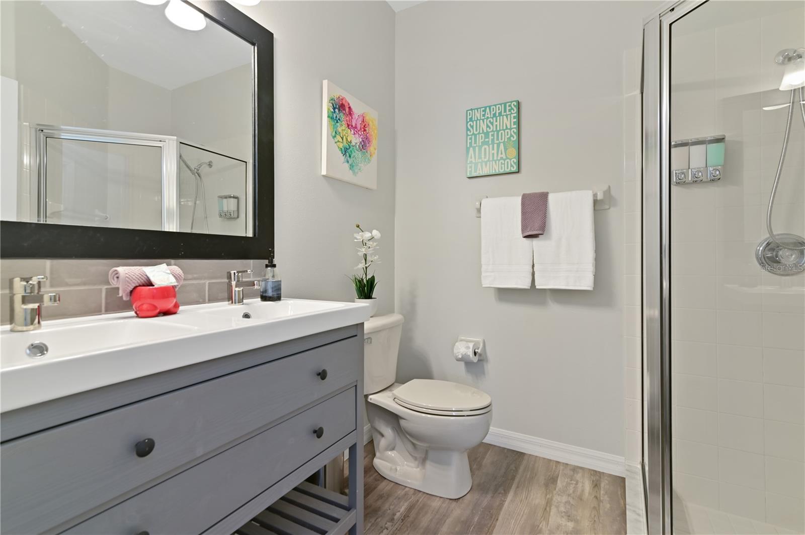 Image 42 of 79 For 16640 Palm Spring Drive