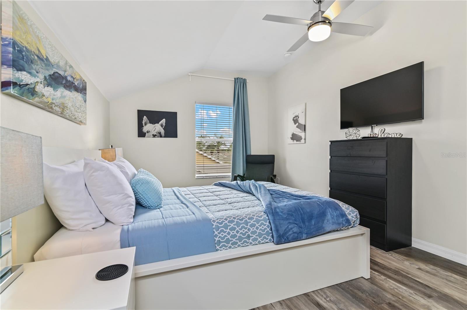 Image 47 of 79 For 16640 Palm Spring Drive