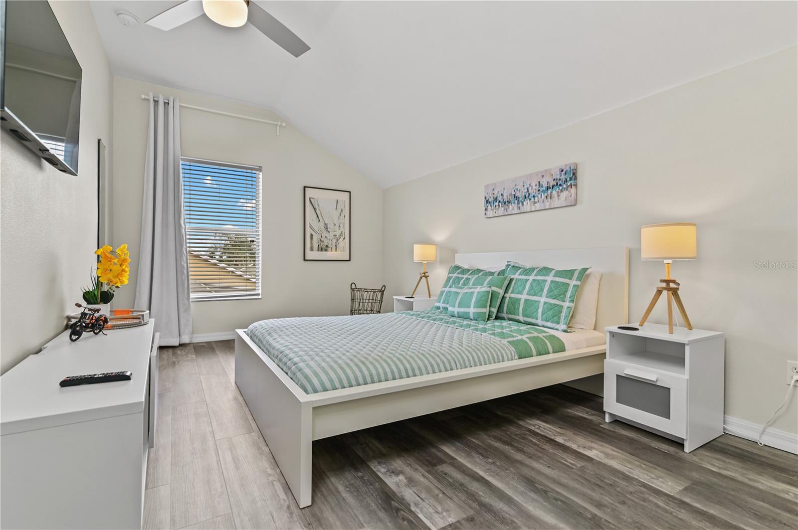 Image 52 of 79 For 16640 Palm Spring Drive