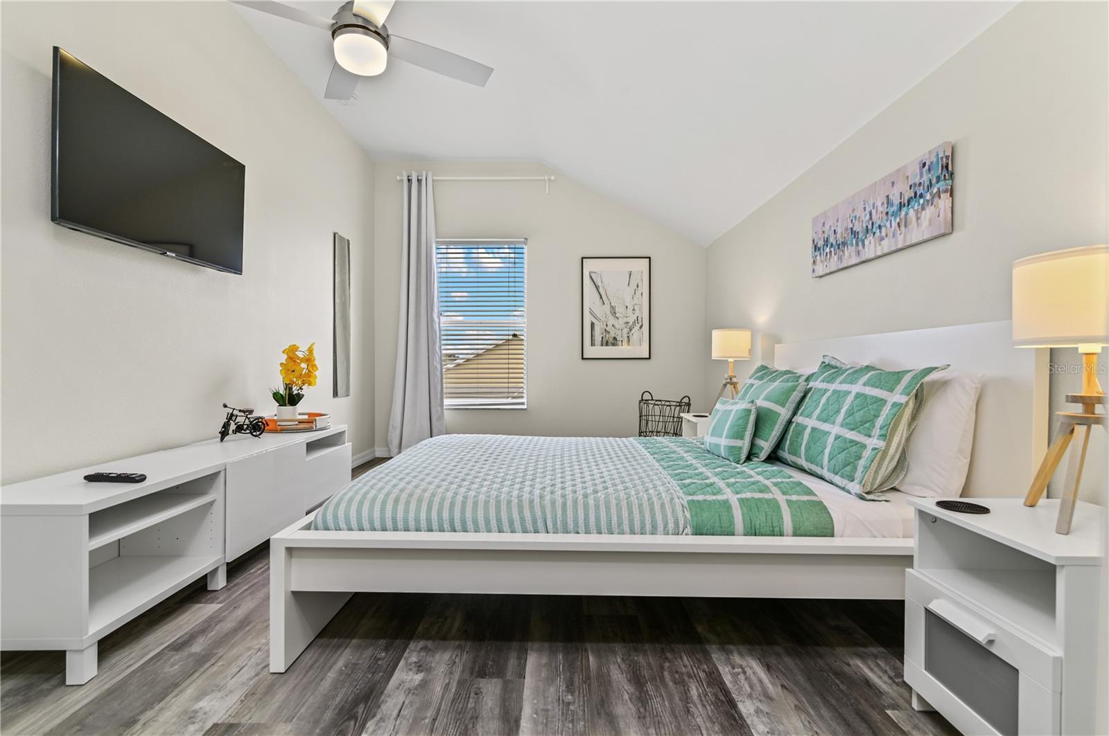 Image 53 of 79 For 16640 Palm Spring Drive