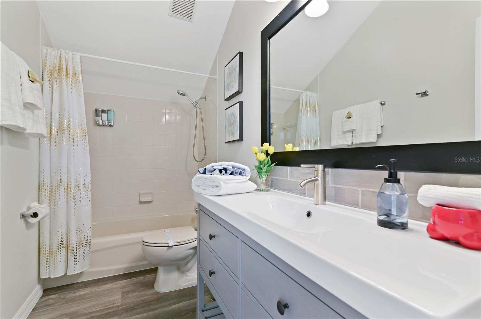 Image 57 of 79 For 16640 Palm Spring Drive