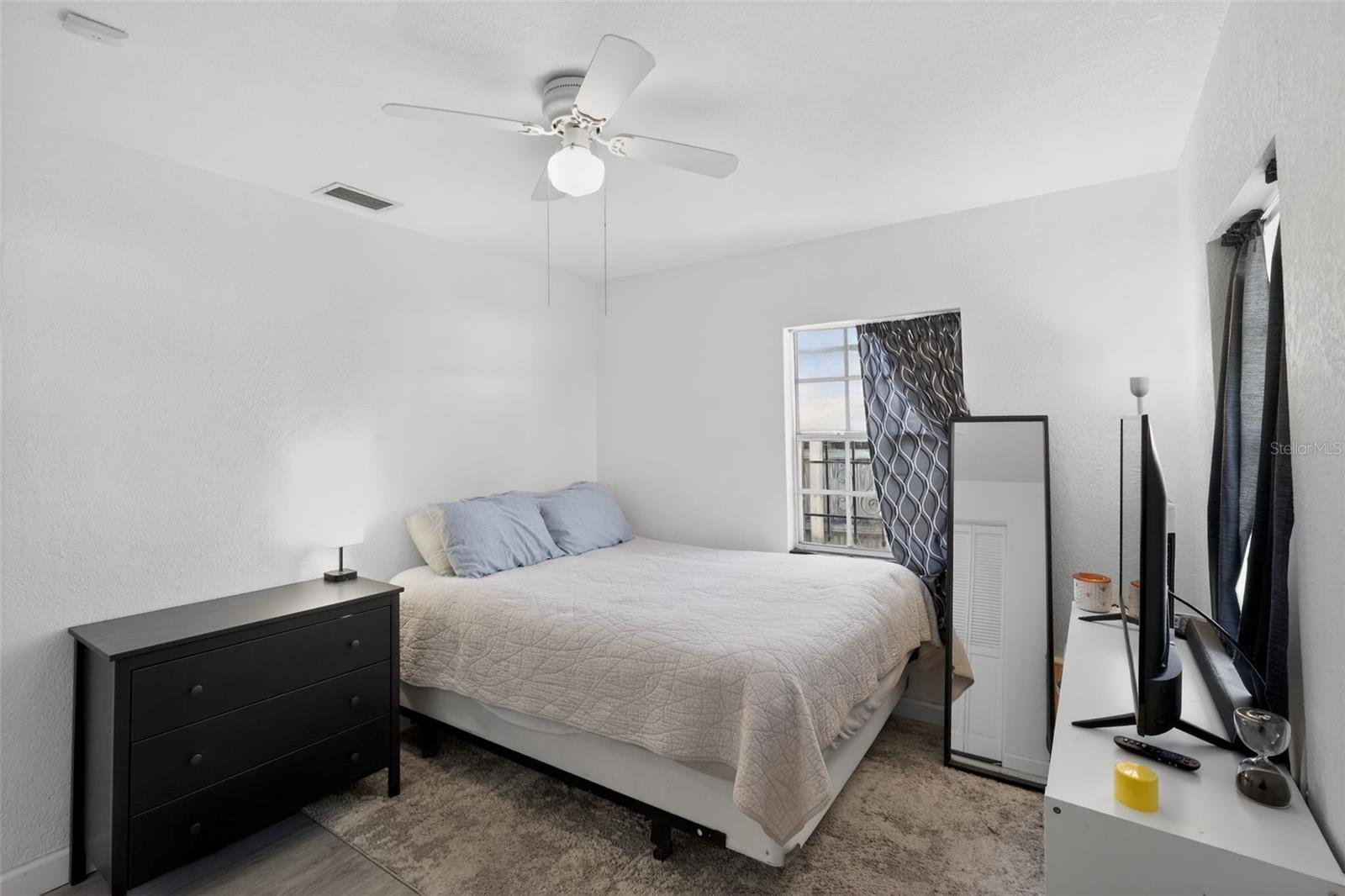 Image 12 of 19 For 700 28th Street