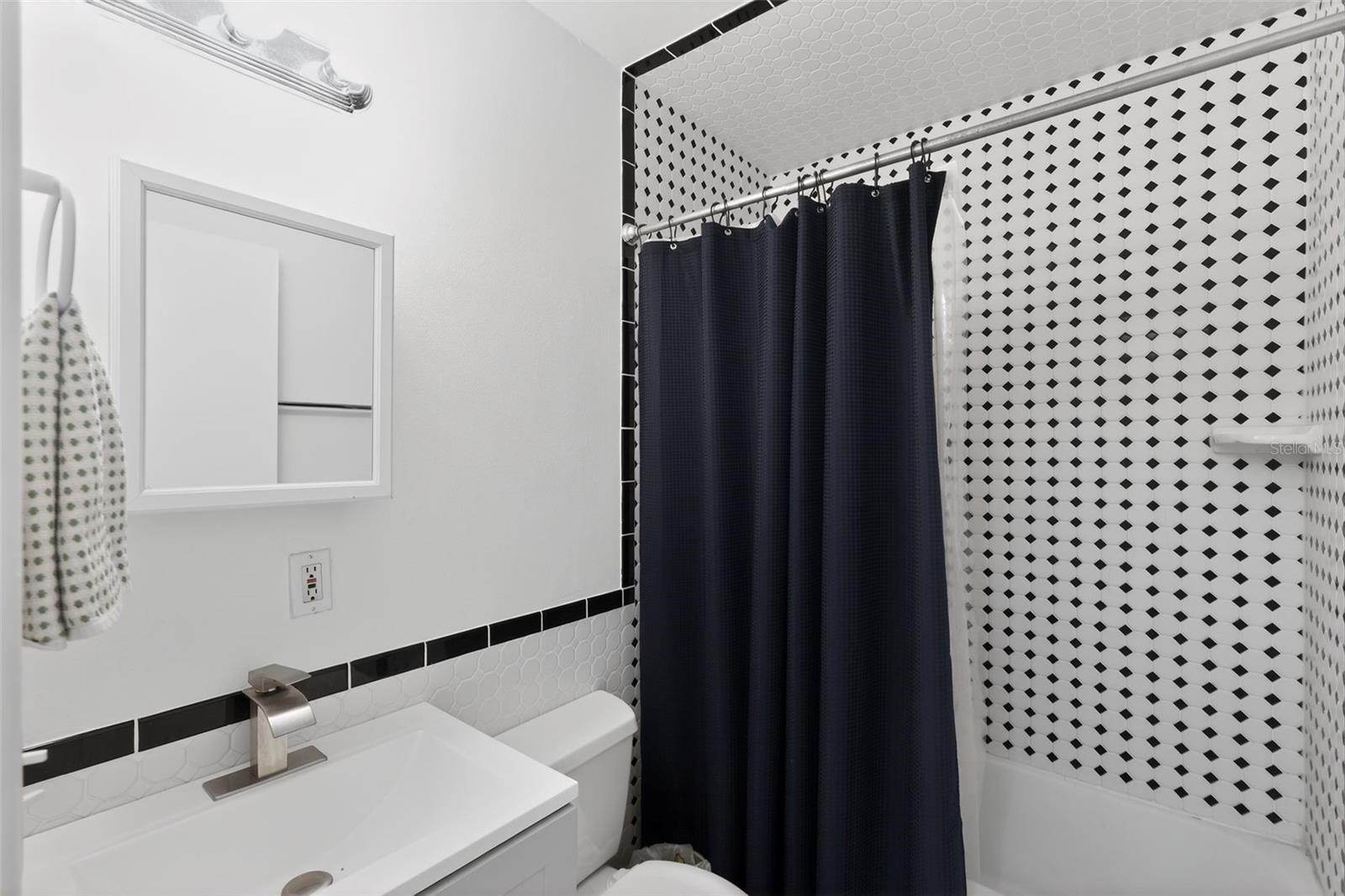 Image 14 of 19 For 700 28th Street