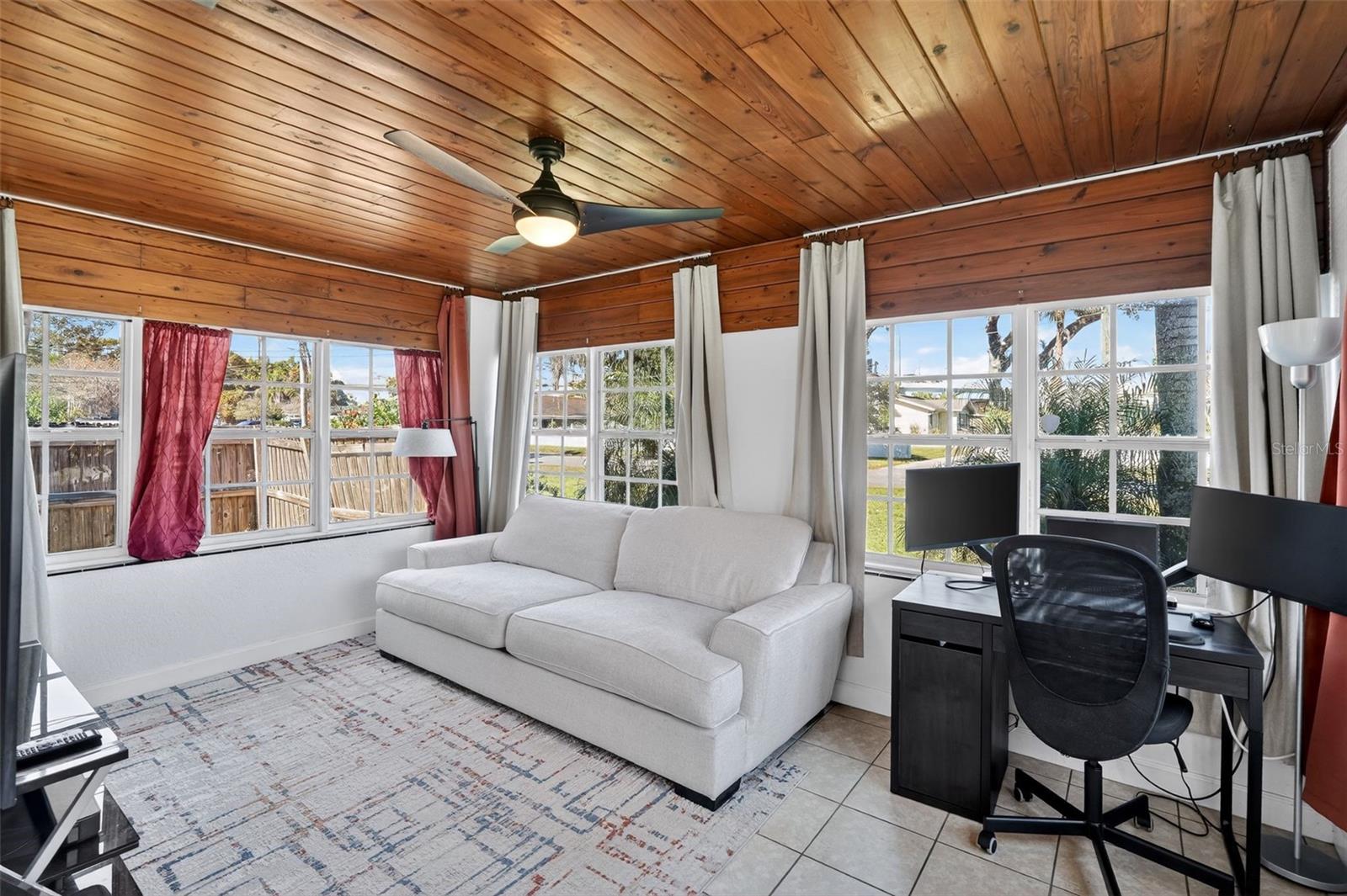 Image 9 of 19 For 700 28th Street