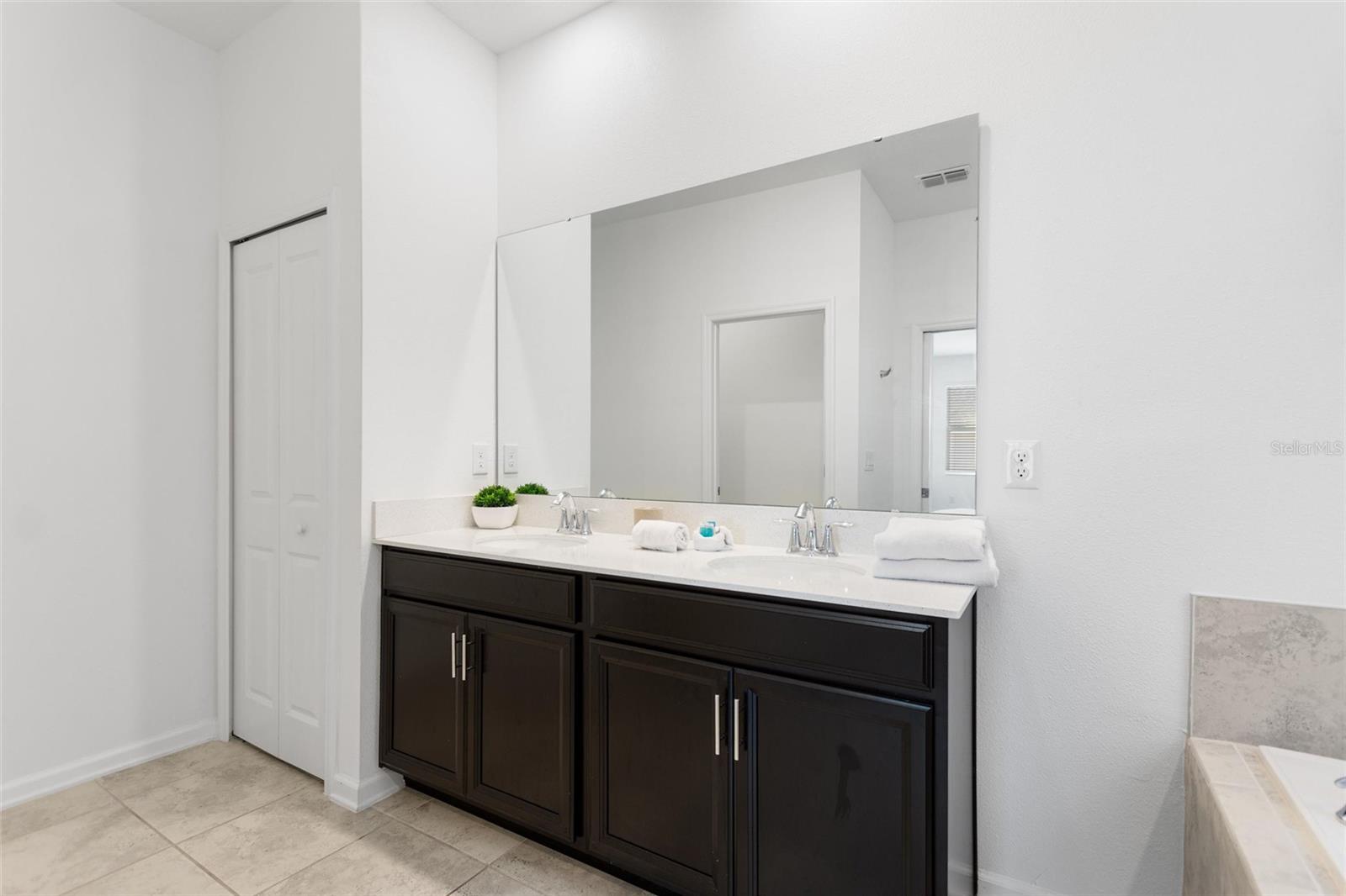 Image 18 of 48 For 953 Splash Shot  953