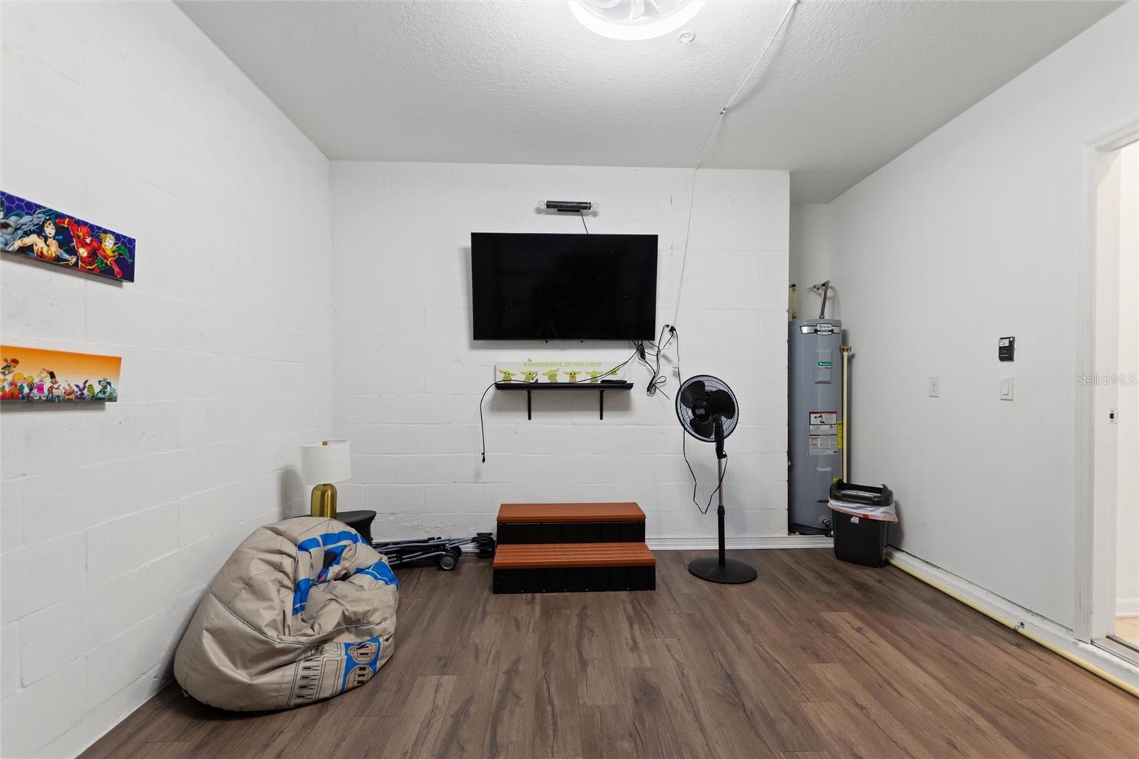 Image 27 of 48 For 953 Splash Shot  953