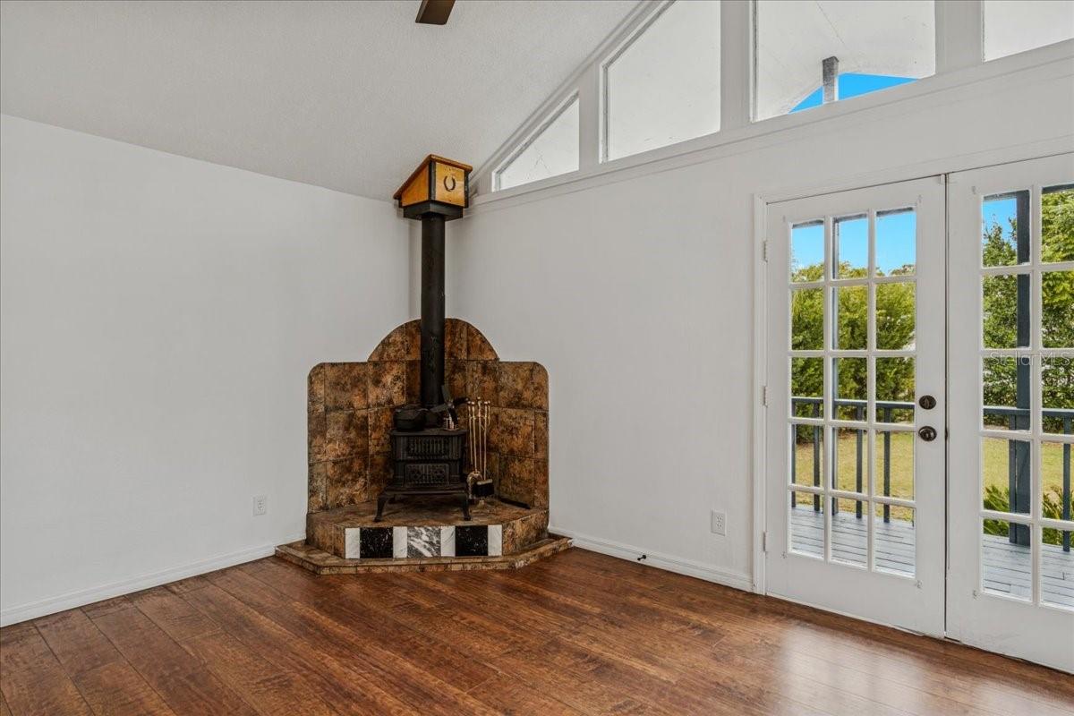 Image 10 of 22 For 521 Brookside Circle