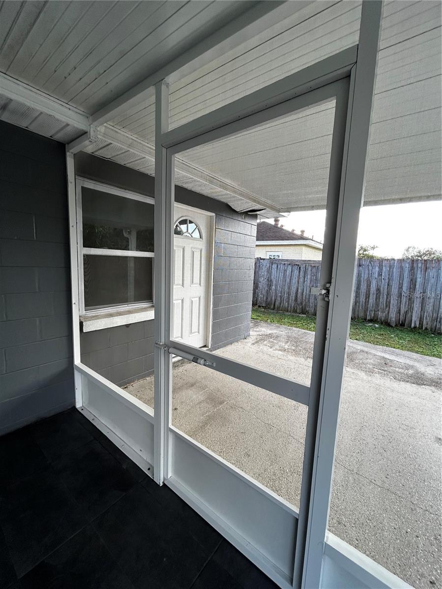 Image 15 of 65 For 12104 Florida Woods Lane