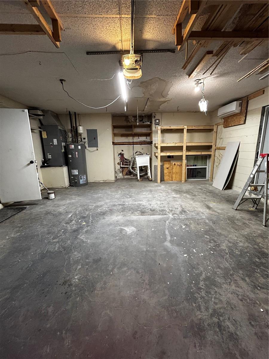 Image 37 of 65 For 12104 Florida Woods Lane