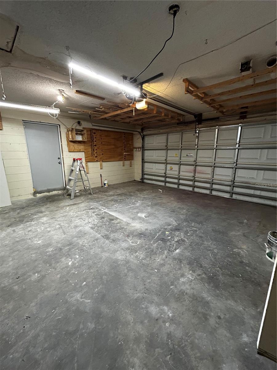 Image 38 of 65 For 12104 Florida Woods Lane