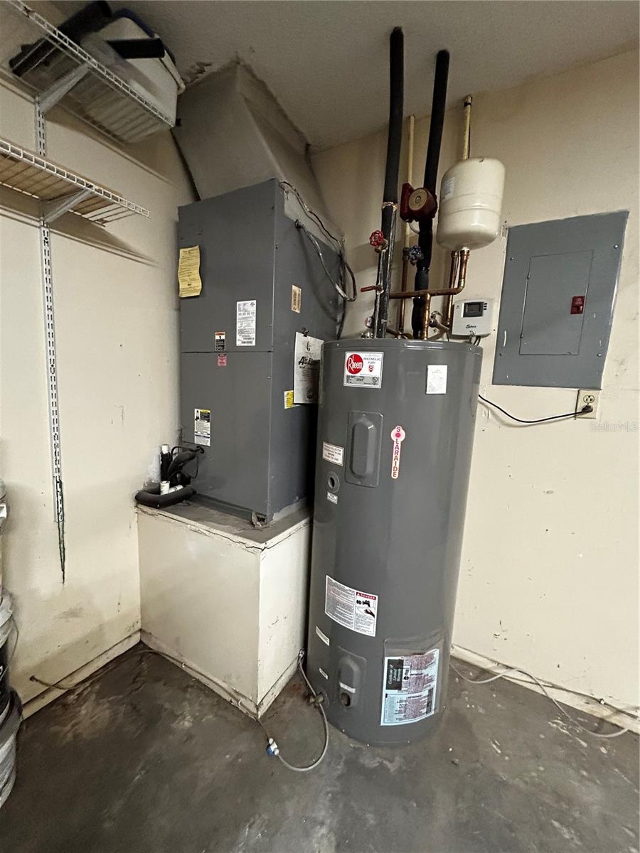 Image 39 of 65 For 12104 Florida Woods Lane