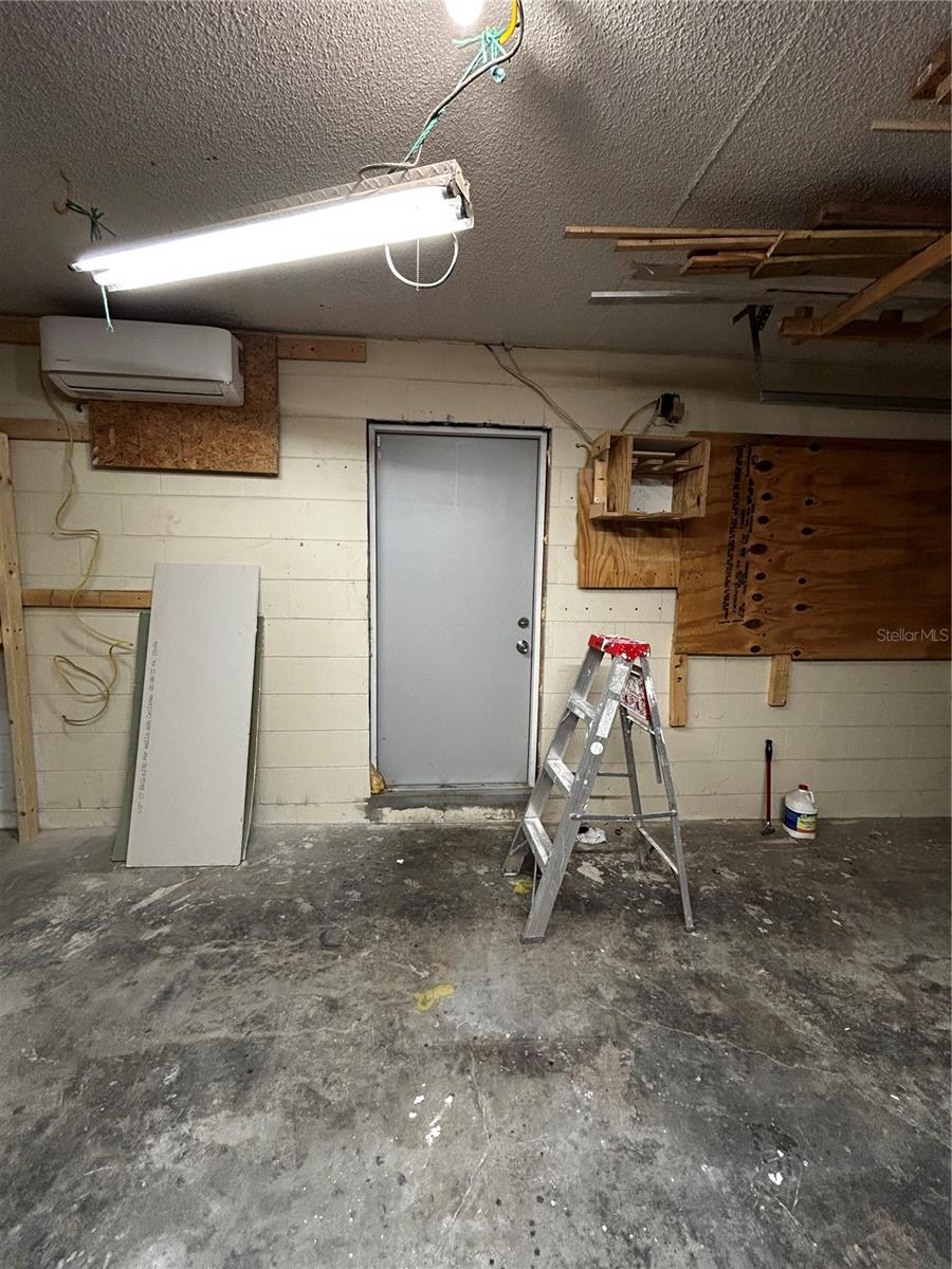 Image 40 of 65 For 12104 Florida Woods Lane