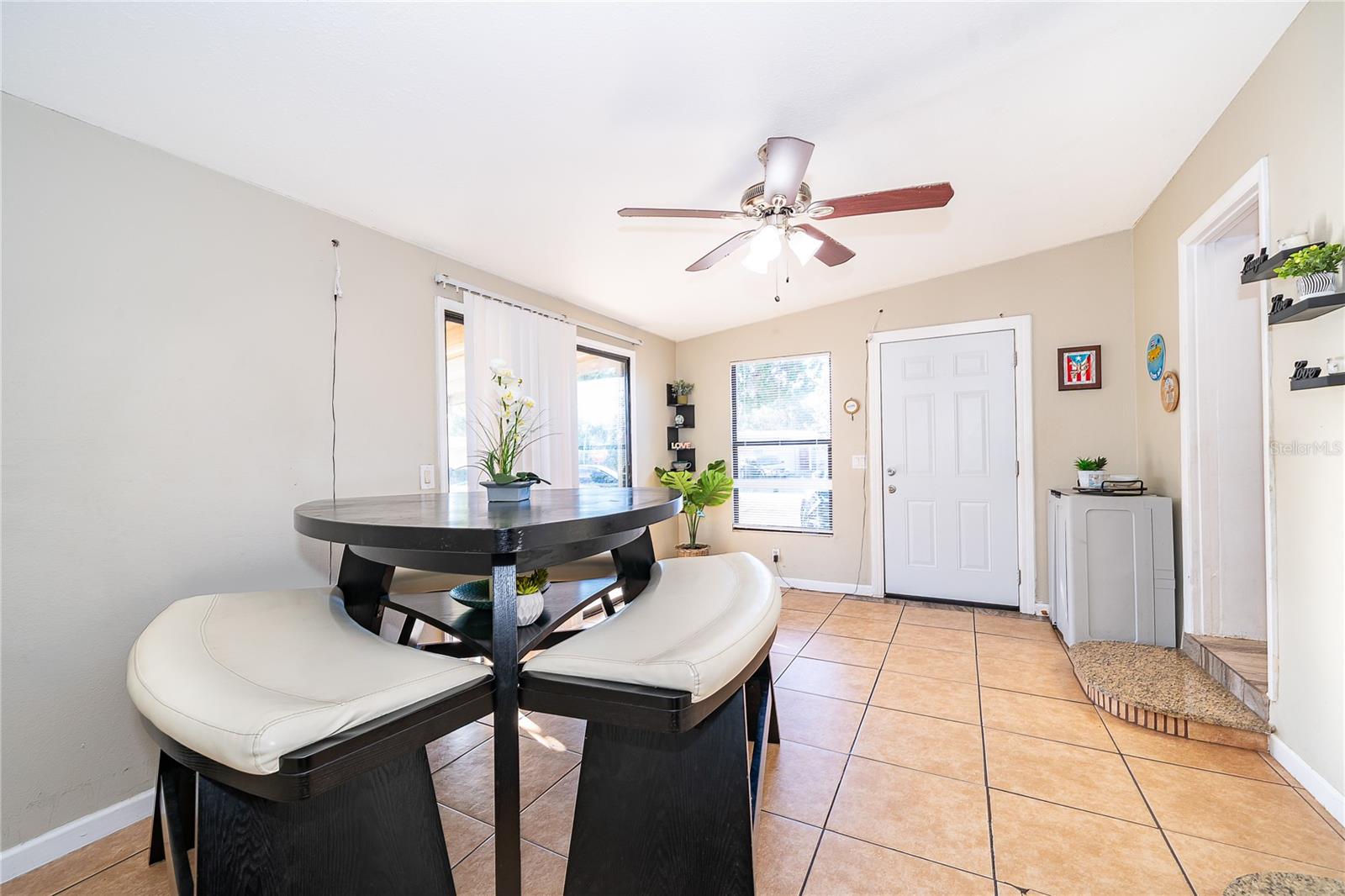 Image 10 of 28 For 944 Halstead Street