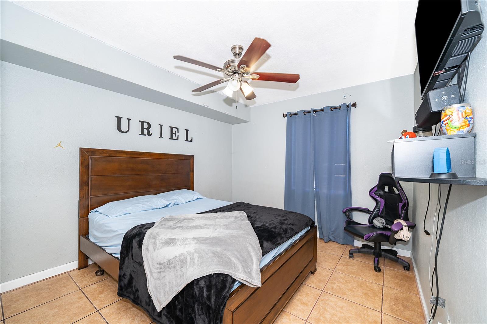 Image 24 of 28 For 944 Halstead Street