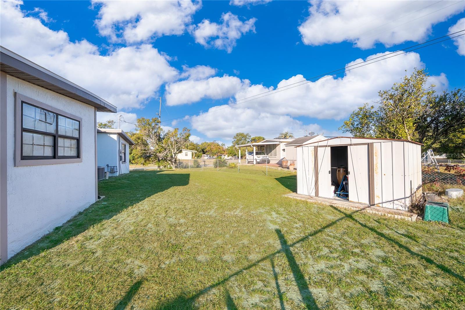 Image 27 of 28 For 944 Halstead Street